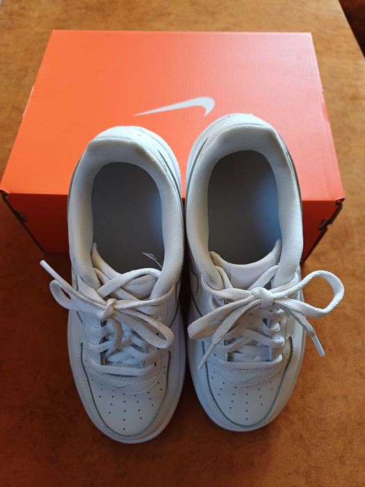 Маратонки Nike, бели