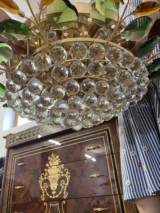 Продам люстра