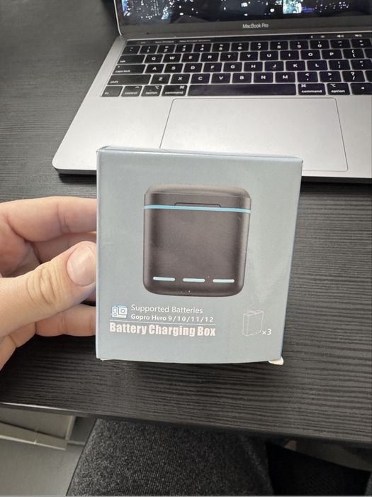 3 baterii Go Pro 9-12 + incarcator