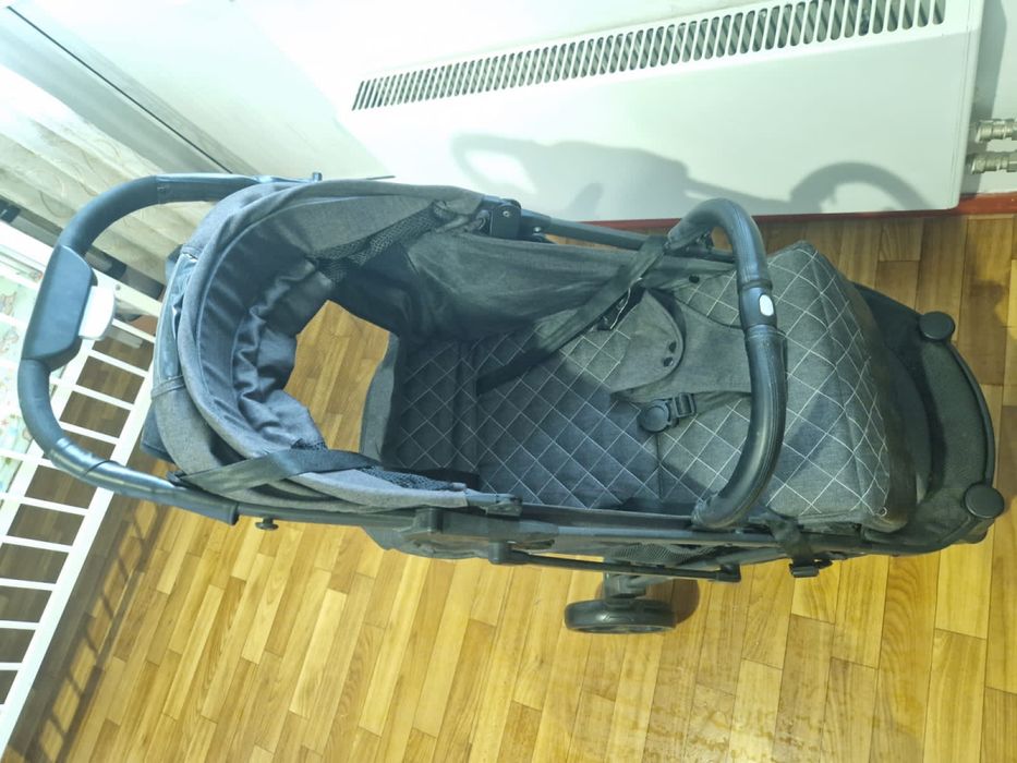 Коляска и манеж с матрасом.