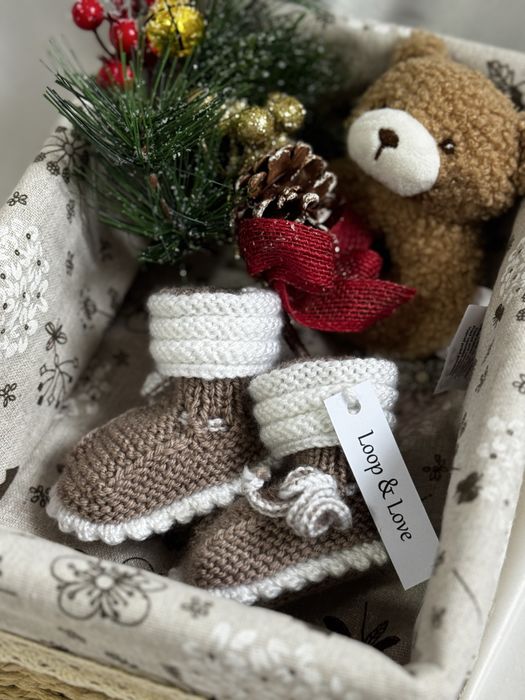 Детские вязаные пинетки