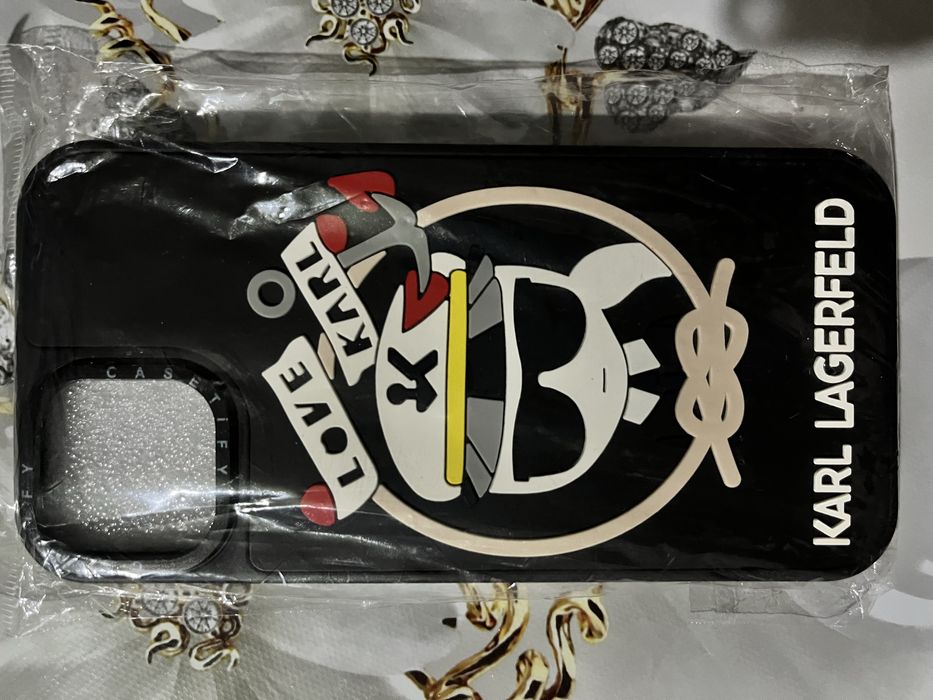 Сехлы на iPhone 14