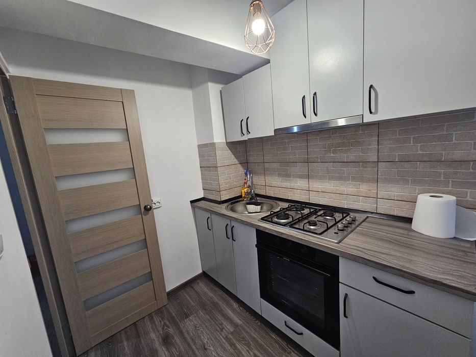 Închiriez apartament