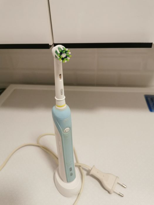 Vand periuta electrica oral-b