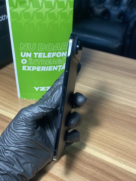 iPhone Air • 256 GB • Black