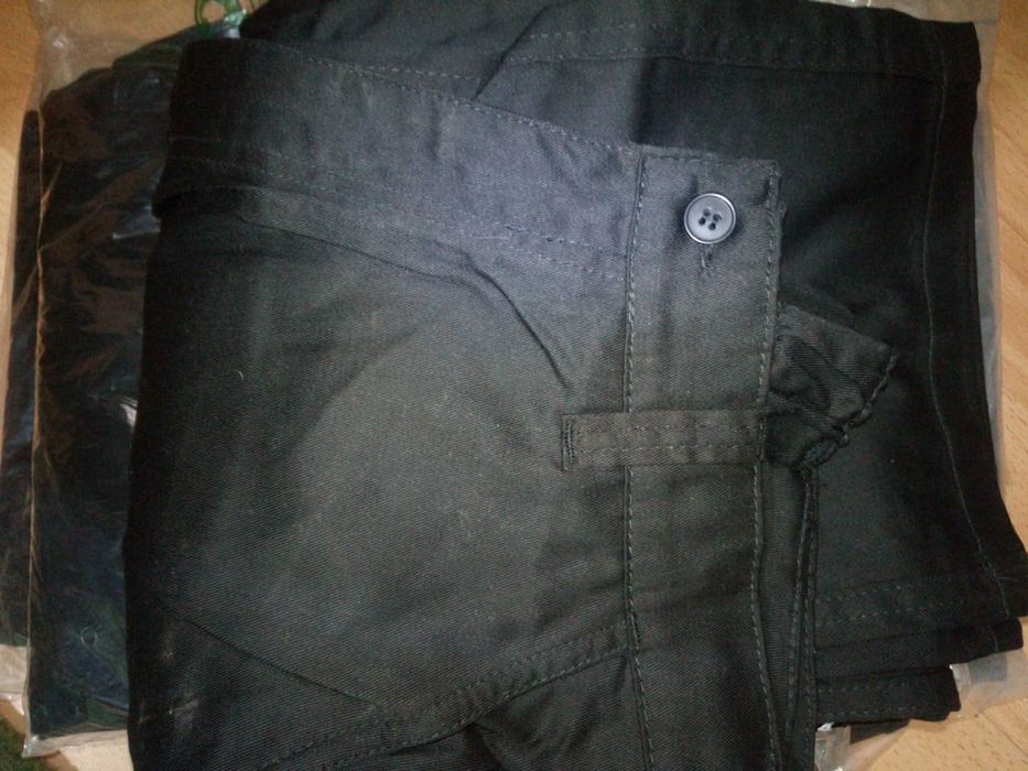 Pantaloni salopeta
