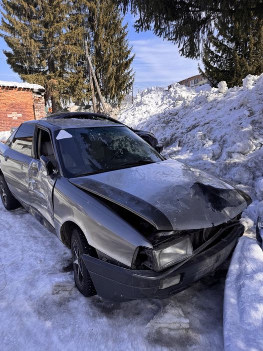 Продам Ауди 80б3 на запчасти