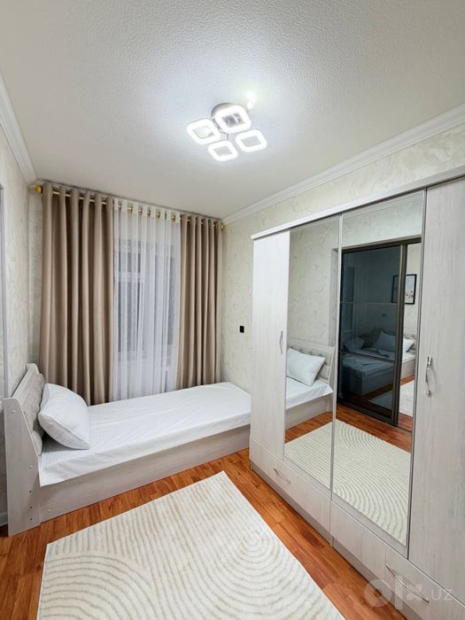 Продаётся Квартира метро Мирзо Улугбек 5Комнт