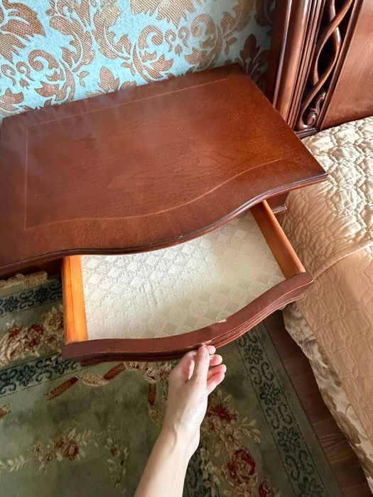 Спальный гарнитур. Итальянский, дерево.