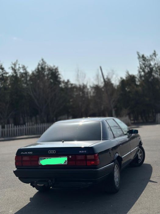 Audi 100 C3 рестайлинг 1990 год