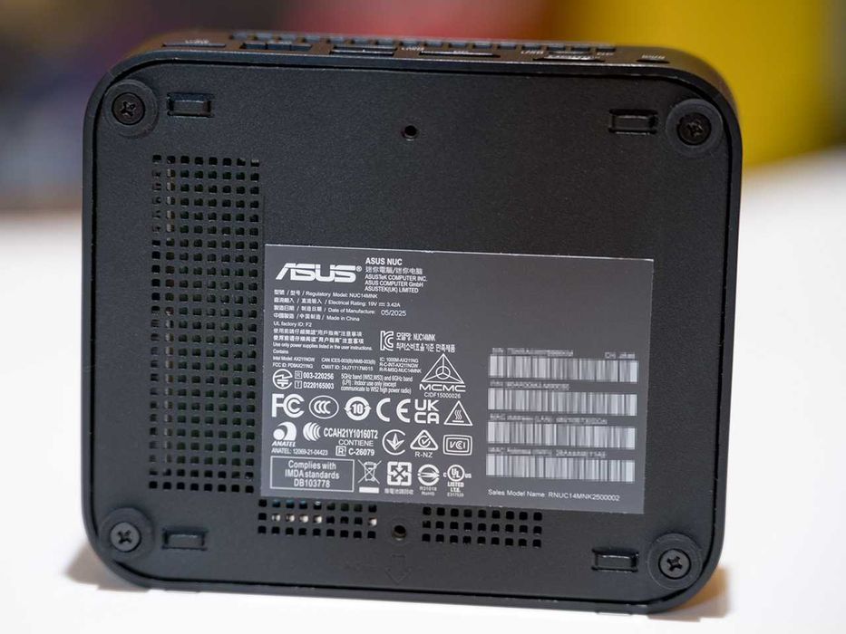 Mini PC Asus Nuc Intel N250 12GB DDR5 256GB SSD M.2 Wi-Fi 6E AX211