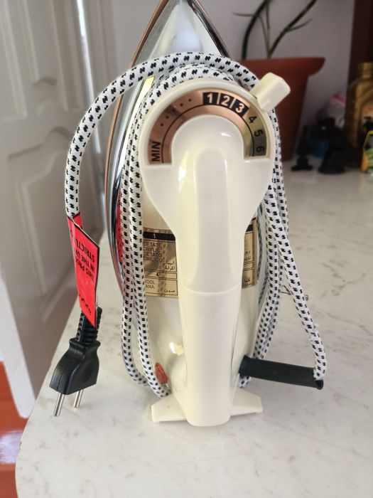 Продам утюг новый