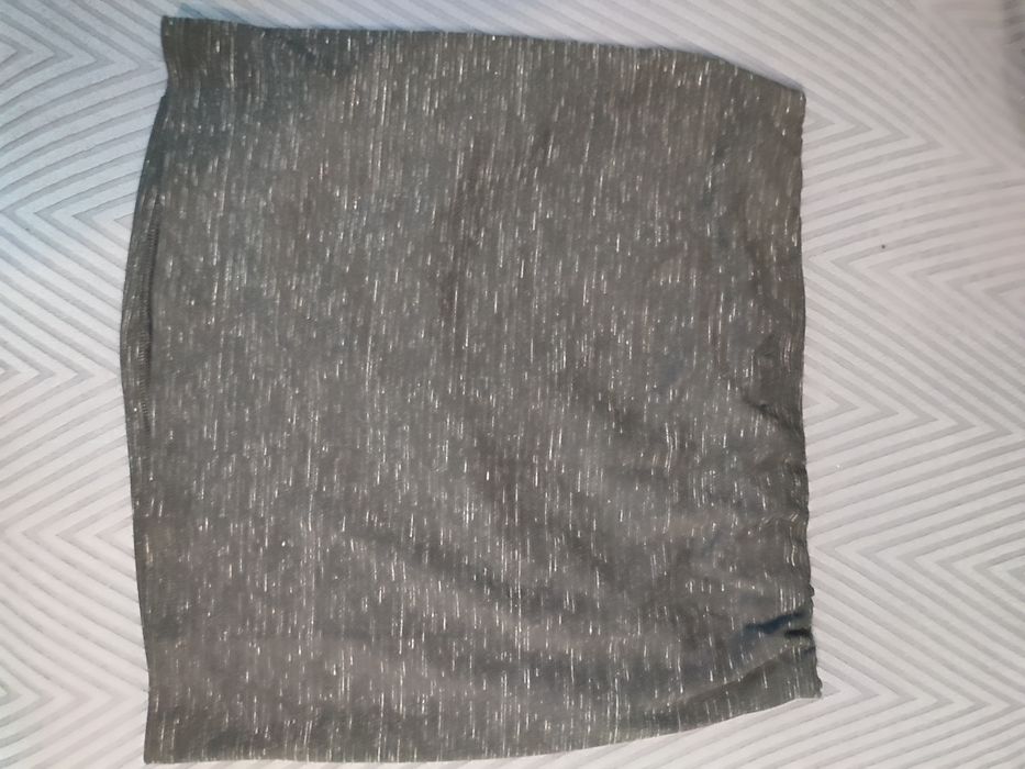 Fusta scurta, marime L, culoare negru cu dungi albe