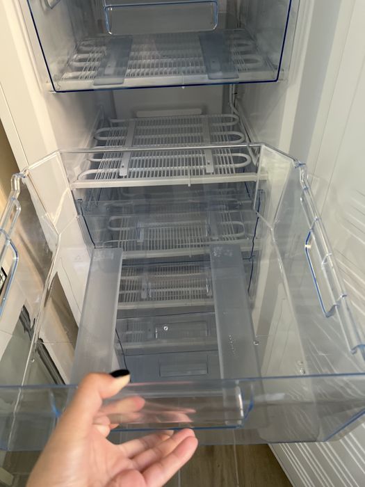 Продам морозильную камеру
