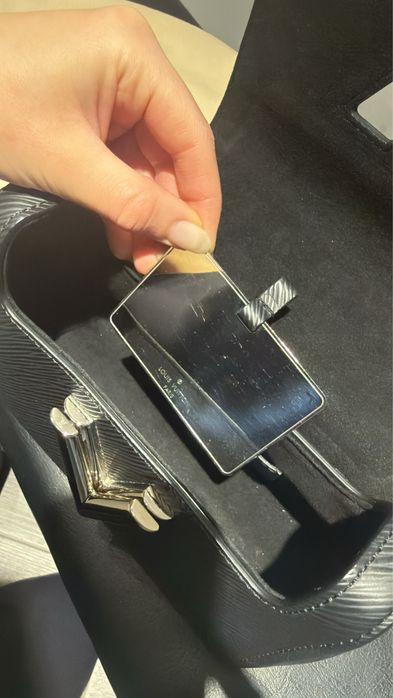 Продам сумку LV оригинал за 200000 тг