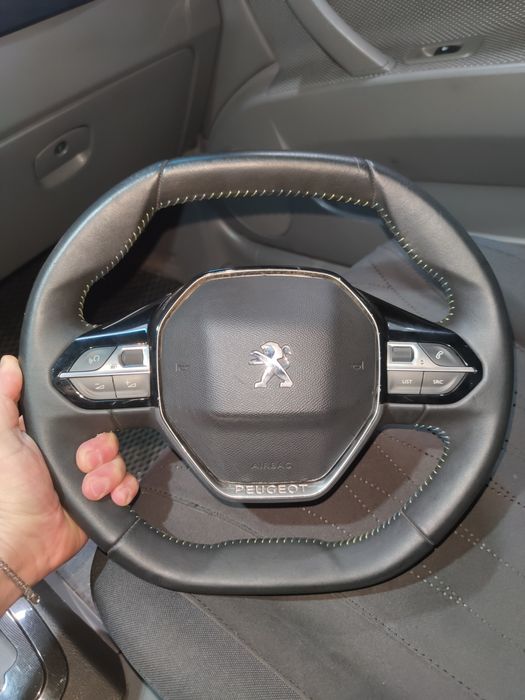 Продам оригинальный руль  от электрокара Peugeot