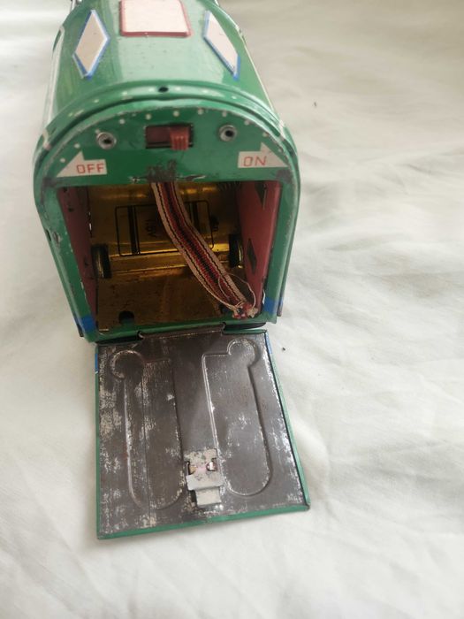 играчки от соца, локомотив на батерии, метални, пластмаса