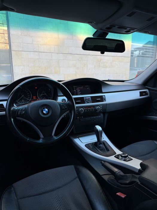 Vand Bmw Seria 3 Facelift E90 LCI 320d Automat Bi Xenon Navigatie