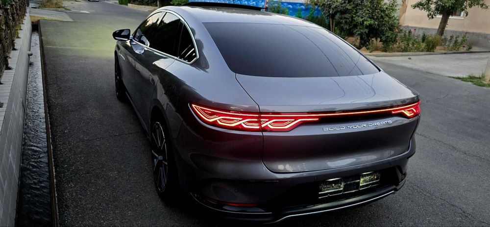 BYD Han 2022 flagship 715km kraska tozza eng fulli