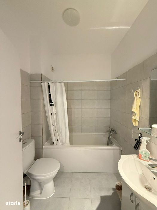 Apartament Cu Doua Camere- Loc De Parcare Inclus-Nemobilat - View 4