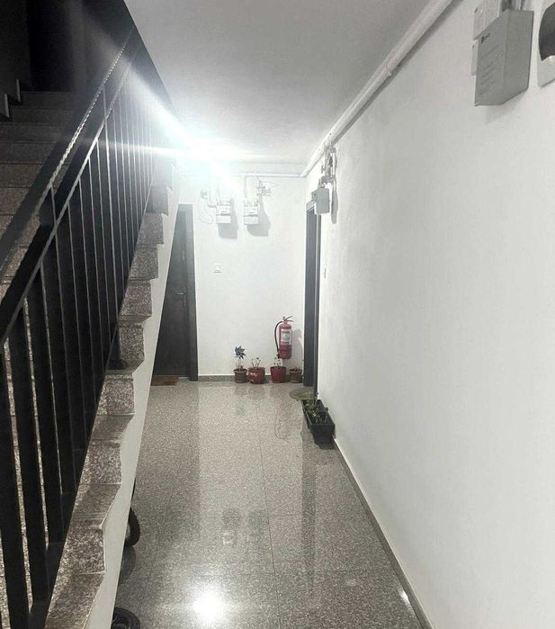 Apartament 3 camere , 71 mp, 2 bai, direct proprietar.