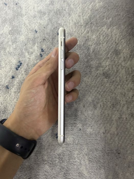 Iphone 11 white 74% yomks