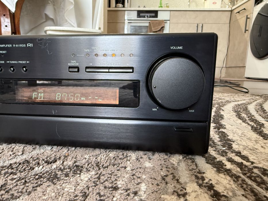 Onkyo R-811 Мини ресивър