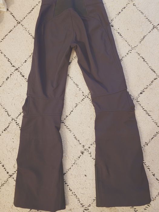 Vând pantaloni Peak performance Xs de schi pentru Dama