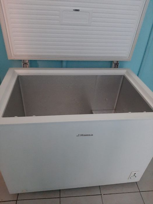Продам морозильную камеру