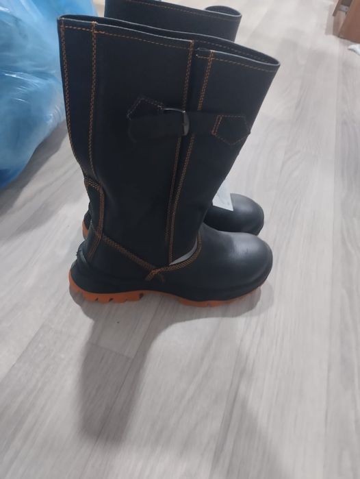 Продам спец одежду и обувь