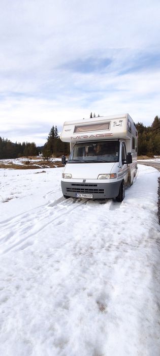 Кемпер под наем за до шест  човека от 75 евро за ден