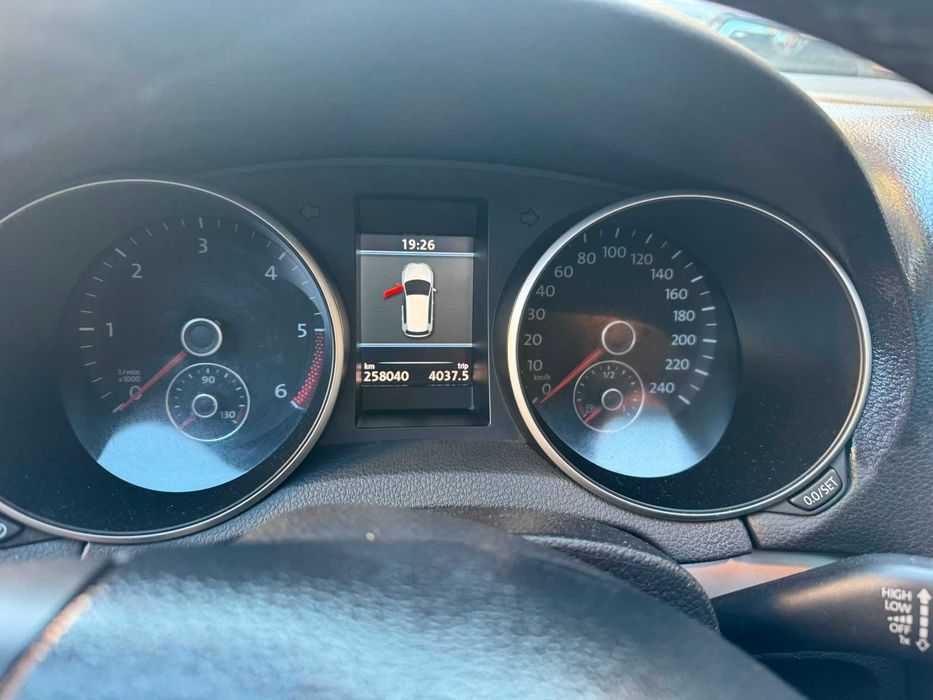 Volkswagen Golf 6 2.0 TDI 140 CP | 2013