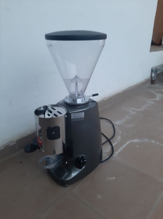 Vand mașina de macinat cafea risnita