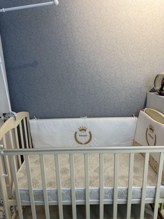 Bolalar kravati sotiladi