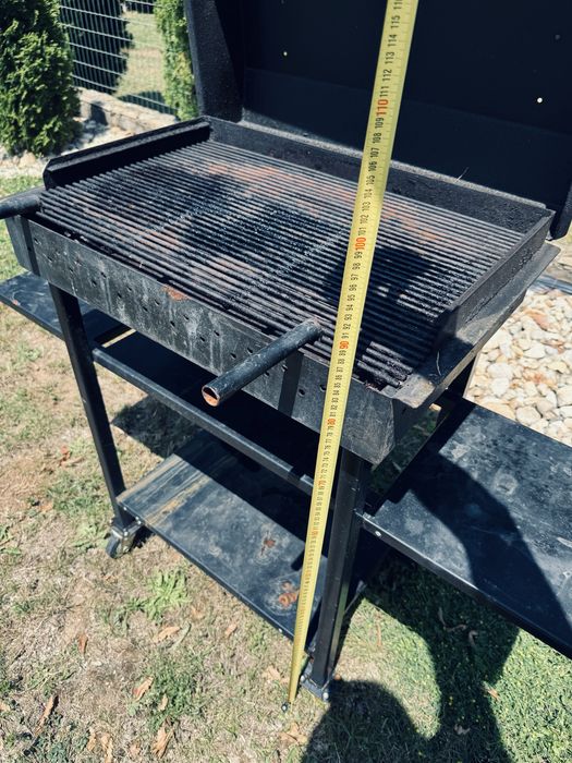 Продавам барбекю