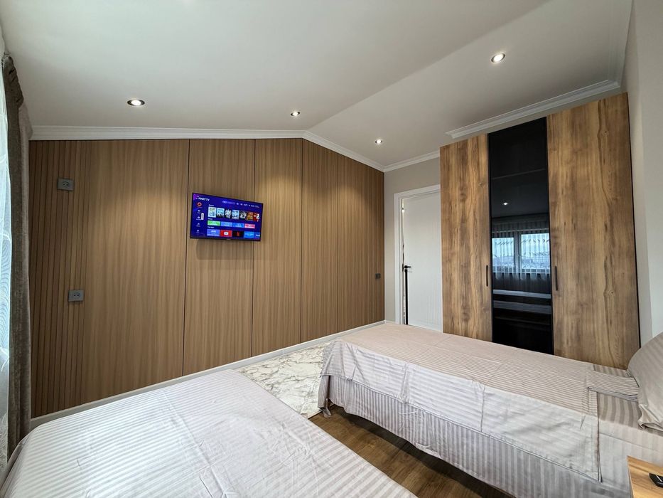 Продается 3 ком. Квартира площадью 93 кв.м. Адрес рядом с Аэропортом