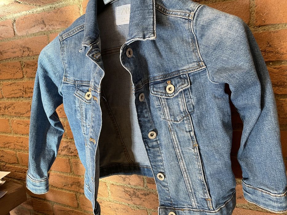 Vand geaca de blugi Zara, marimea 122