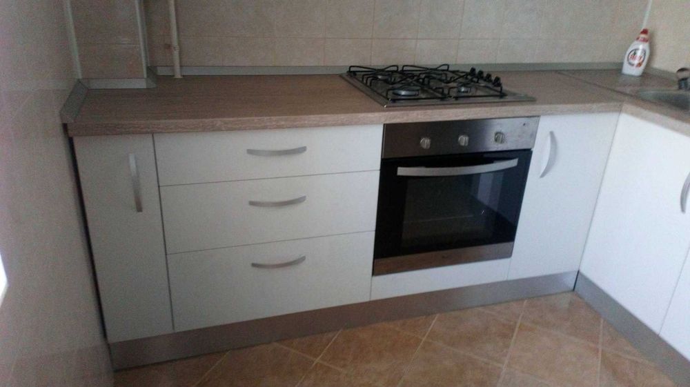 Apartament cu 3 camere,de inchiriat, zona Burdujeni, Prieteniei