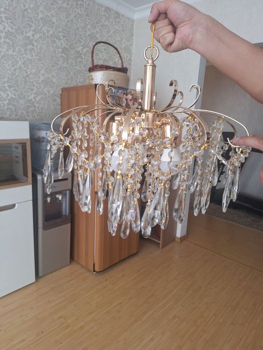 Люстра  4 штук  продаются
