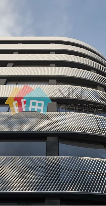 Продава се Тристаен апартамент в Варна, ЖП Гара - 109 кв.м за 2094 €/кв.м - Снимка #2