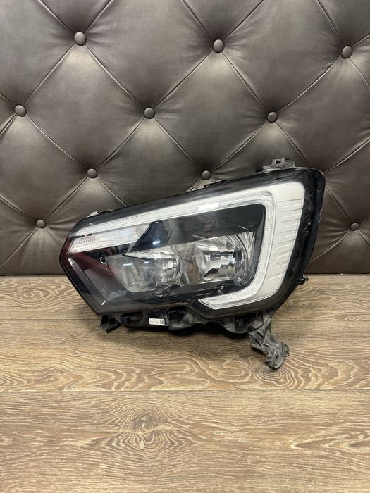 Renault Master лед ляв фар фарове