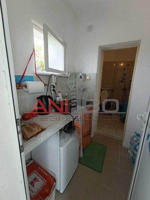 Еднофамилна къща с двор в кв. Галата, гр. Варна