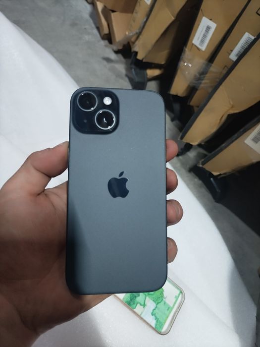 iPhone 15  128g ёмкость 94