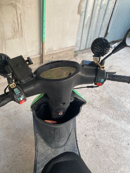 Продам мопед скутер