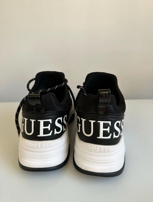 Сникърси Guess 36