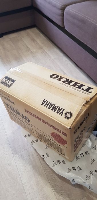 Комбоусилитель Yamaha THR10