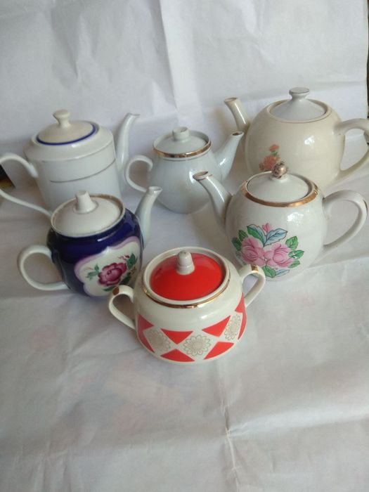 Чайники, вазочки, кофейные кружки