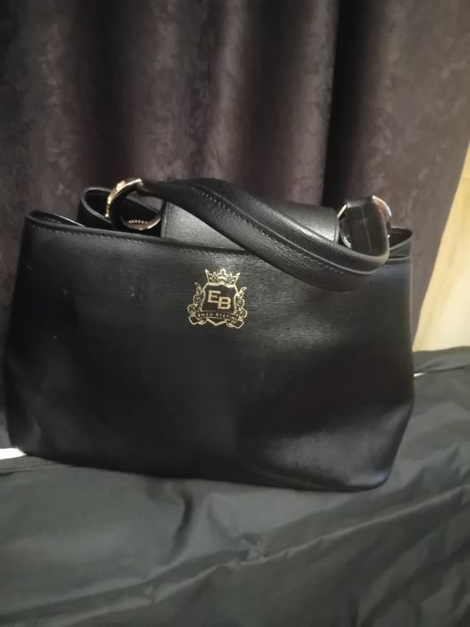 Vând  geantă  piele, culoare neagră!