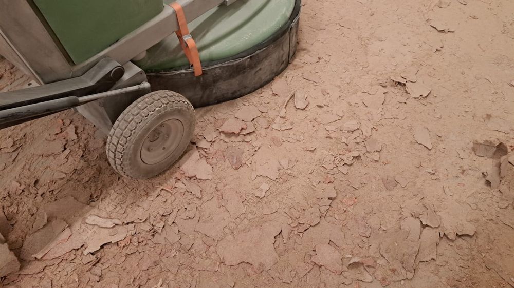 Slefuire beton - frezare adeziv gresie , pvc ,reconditionare pardoseli