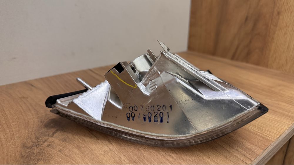 BMW 3 series поворотник фара новый 25$ левый строна